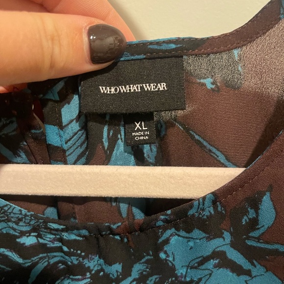 Who What Wear Dark Floral Blouse (XL) - Picture 3 of 3